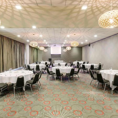 Mantra Melbourne Melton Hotel Exterior photo