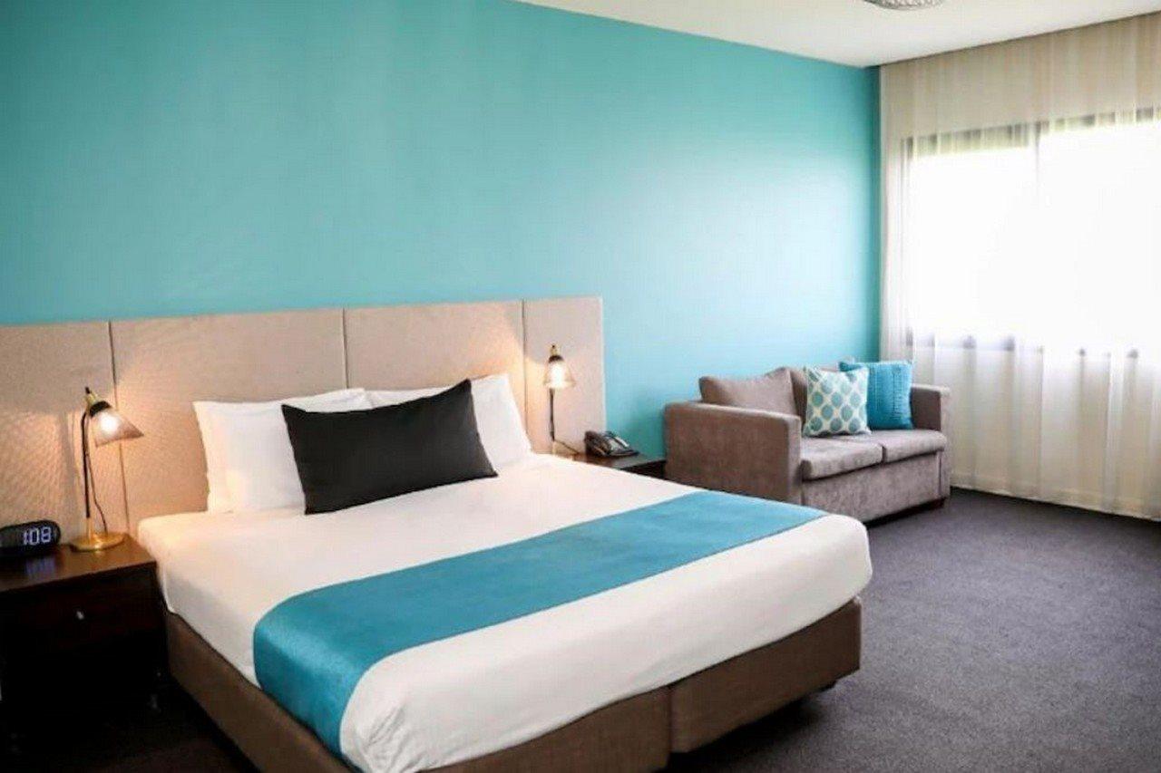Mantra Melbourne Melton Hotel Exterior photo