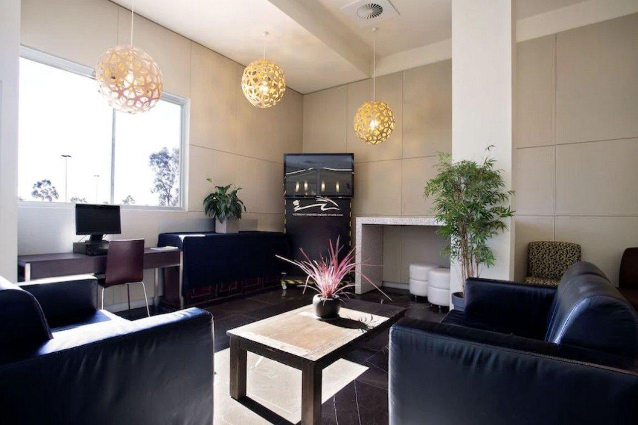 Mantra Melbourne Melton Hotel Exterior photo