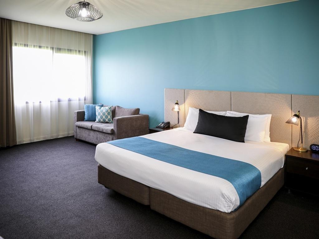Mantra Melbourne Melton Hotel Exterior photo