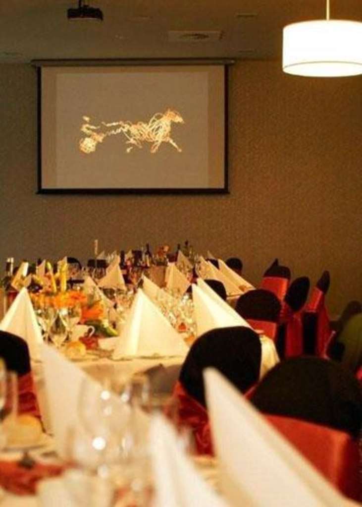 Mantra Melbourne Melton Hotel Facilities photo